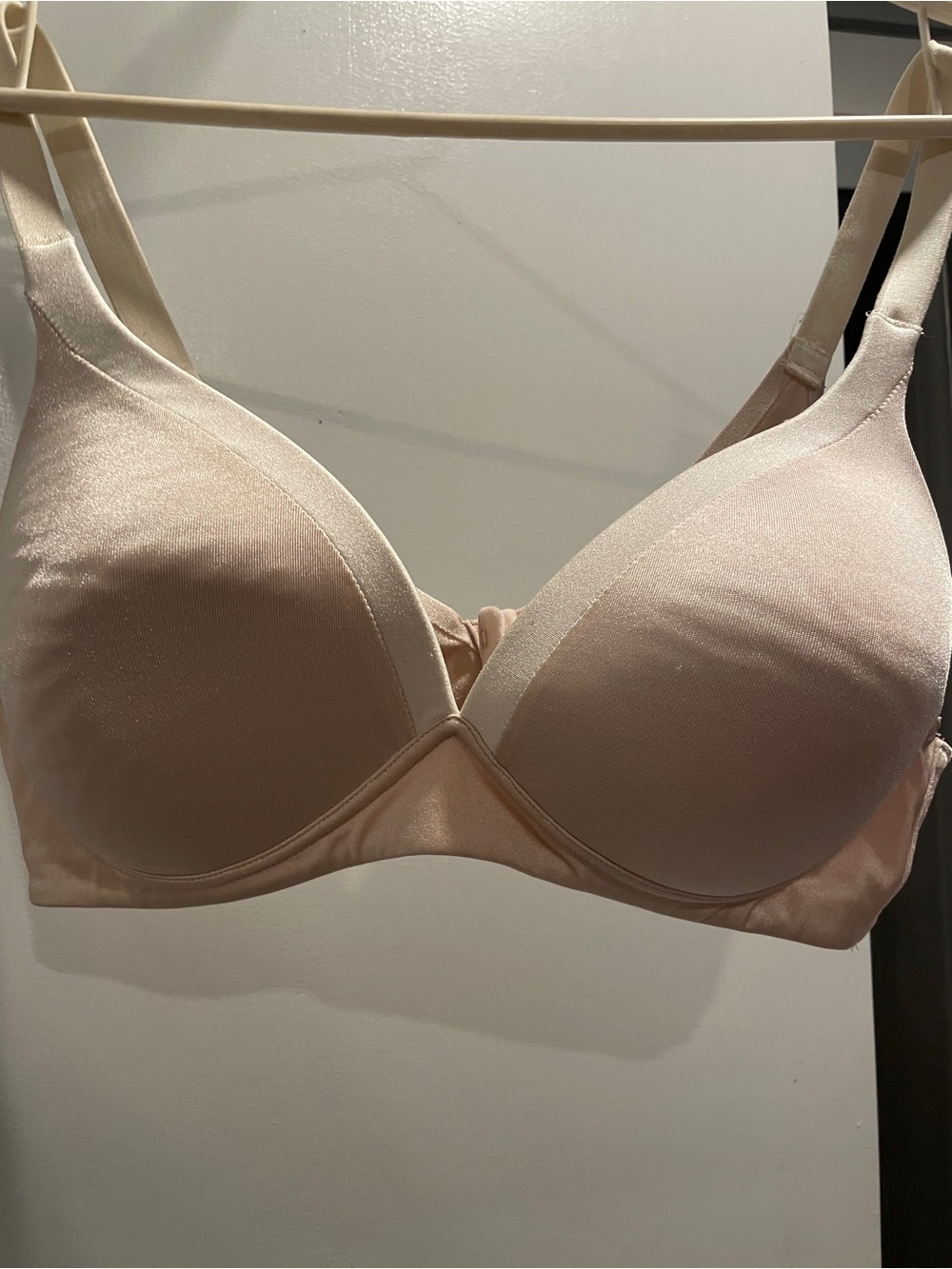 Warner's Gentle Comfort Wireless Bra - Blush/Cream size 38B - Picture 3 of 5